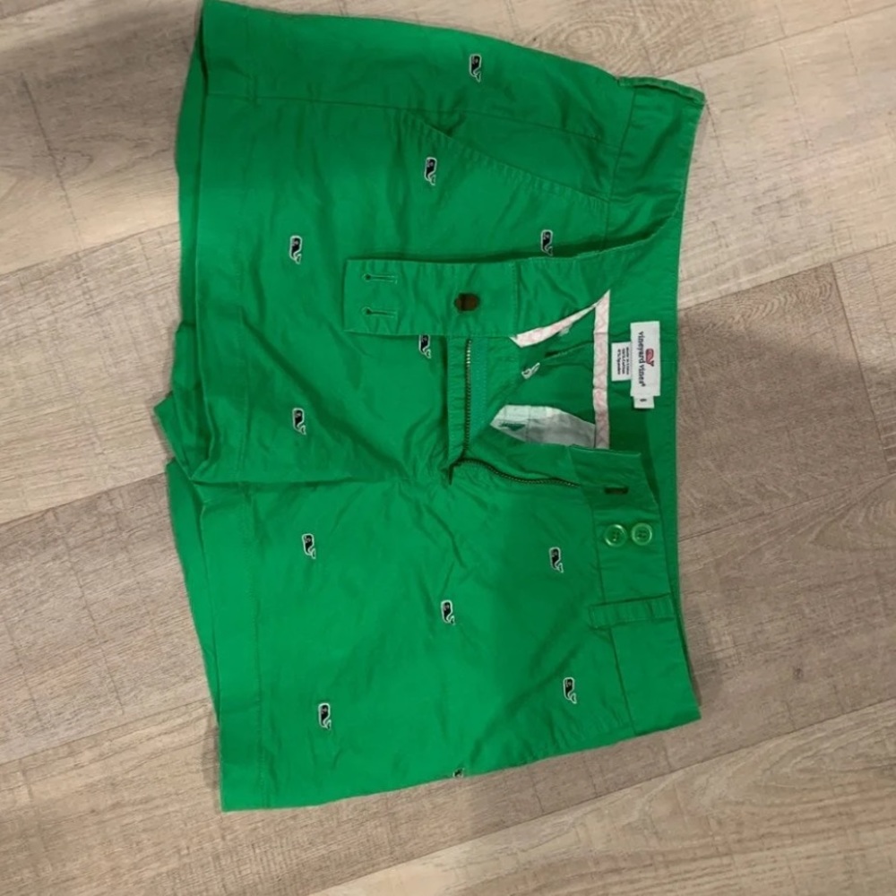 Vineyard vines whale shorts